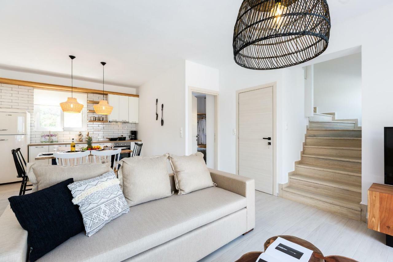 Nikiforos Villa, Coastal Retreat, By Thinkvilla スカレタ エクステリア 写真