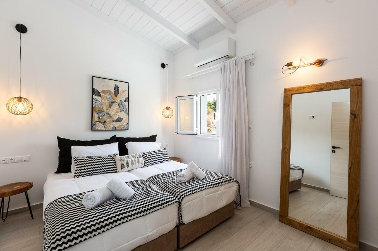 Nikiforos Villa, Coastal Retreat, By Thinkvilla スカレタ エクステリア 写真